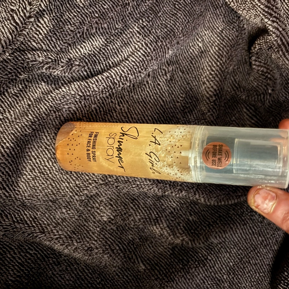 LA Girl Shimmer Spray Bronze Rose Gold Glow- still shrink wrapped!